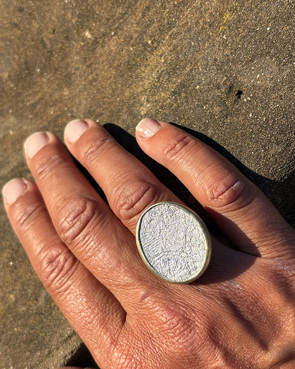 Silk portrait ring