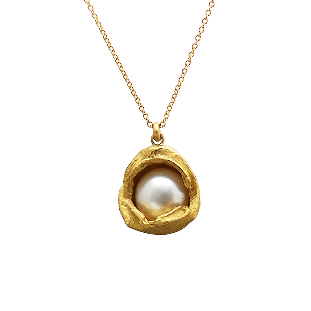 18k Gold Water Droplet Pendant With White Pearl